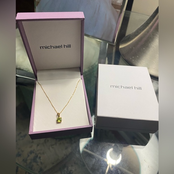 Brand New 4mm Peridot 14K Gold Necklace by Michael Hill - Picture 2 of 10